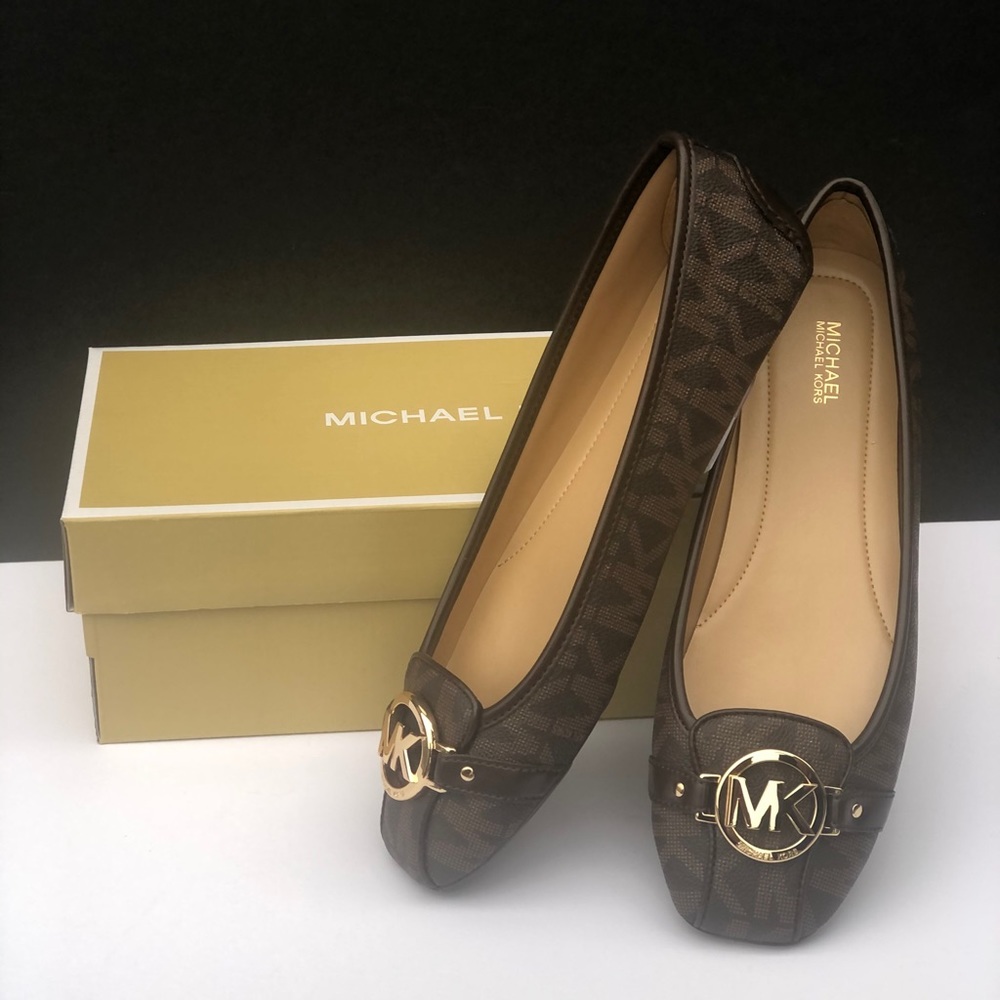 🎉HOST PICK 🎉NEW MICHAEL KORS FULTON FLATS - Picture 2 of 9